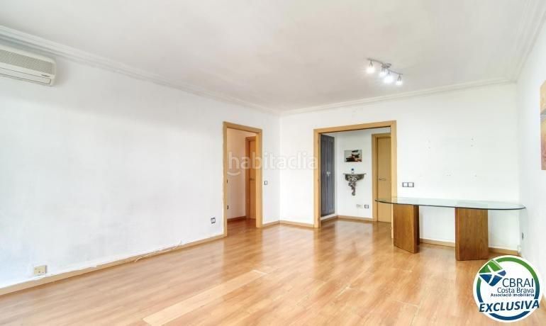 Foto 1a258f85-11eb-4b41-ae29-c8c4b54ac859. Apartament amb calefacció a Centre Roses
