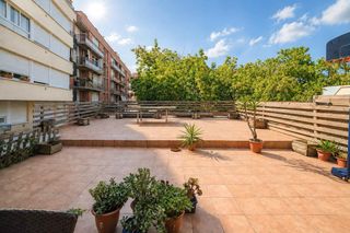 Ground floor  Carrer andreu tuyet santamaria. Piso de 2 habitaciones con terraza de mas de 35m2 en zona montil