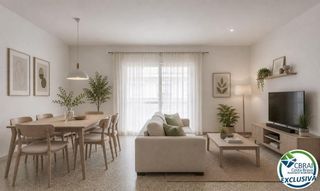 Apartment  Calle de cristofor colom. Vive roses a pie amplio piso con 3 dormitorios y 2 terrazas a 35