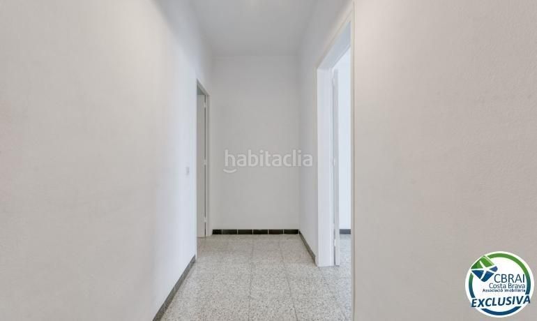 Foto 20db9e37-67e8-492b-9832-10012a6b1b4c. Apartament a Centre Roses