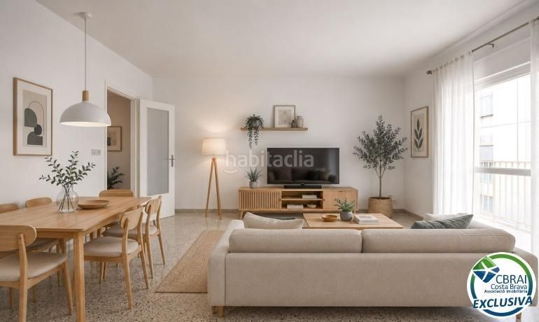 Foto 270324d8-8aa2-449d-b0d5-d0c304d6fbd1. Apartament a Centre Roses
