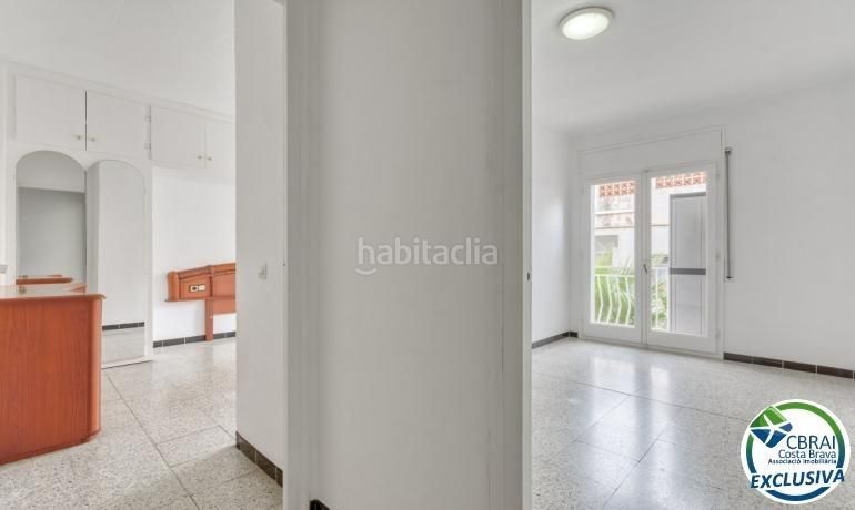 Foto e52c4d63-22e4-4ba6-a25e-00c447cc4360. Apartament a Centre Roses