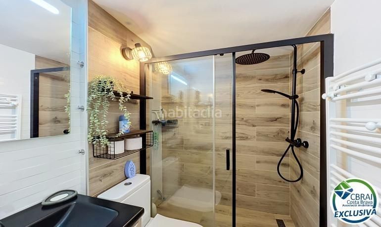 Foto 75bd3387-a82f-4727-8802-e9df8fa6cb15. Apartamento  reformado con terraza a 150 m de la playa en Empuriabrava