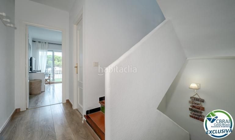 Foto 9ae64143-06f4-4250-9923-a91f450a7b72. Casa amb aparcament piscina a Cap Ras - Creus - Falconera Empuriabrava