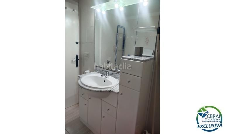 Foto 324580a3-fa5d-47ca-b35c-04f9f5091f96. Apartment with pool in Sant Maurici Empuriabrava