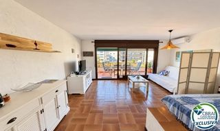 Estudio  Calle de la punta del ponent. Amplio estudio con terraza y licencia turística a 80 metros de l