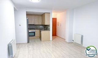 Appartement  Carrer pau. Piso de 2 dormitorios con ascensor en figueres