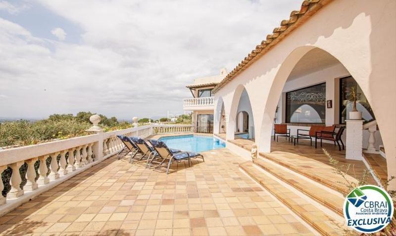 Foto 6732ae26-c6e0-49b3-a754-0870c3d74e1c. Bauernhof mit heizung parking pool in Nord Roses