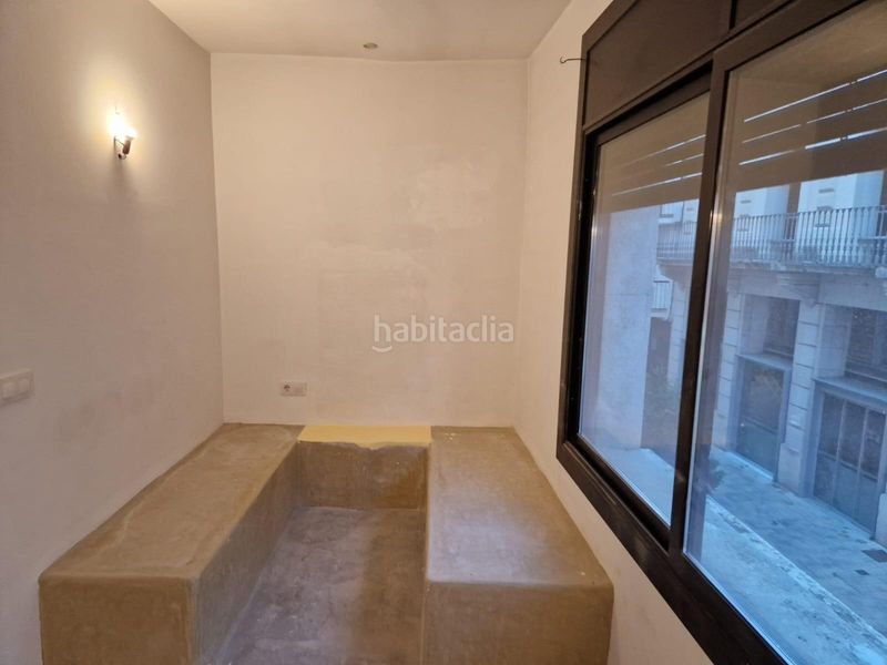 Foto 1351239a-f606-46bc-9ee1-7d828bf6ee64. Affitto ufficio in Centre Roses