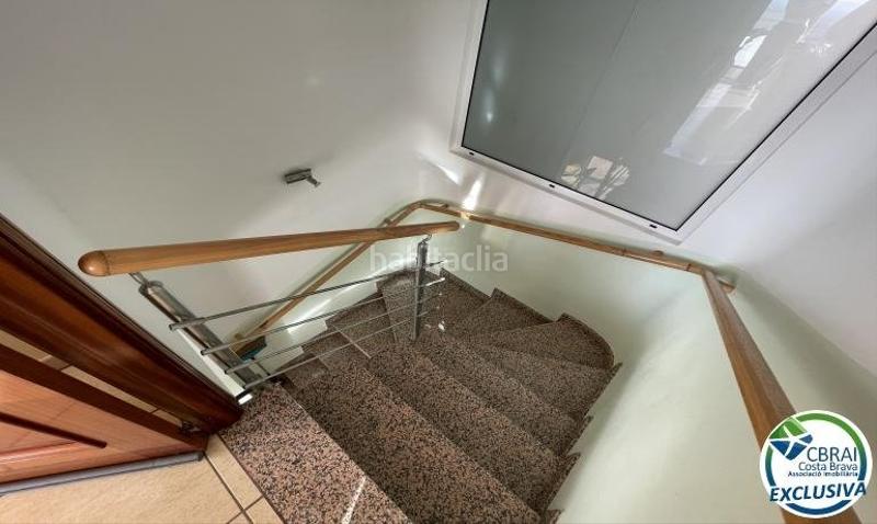 Foto db780fe9-e079-41fd-a031-0da78f55ffe8. Bauernhof mit heizung pool in Nord Roses