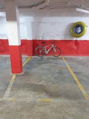 Aparcament cotxe a El Port. Centre