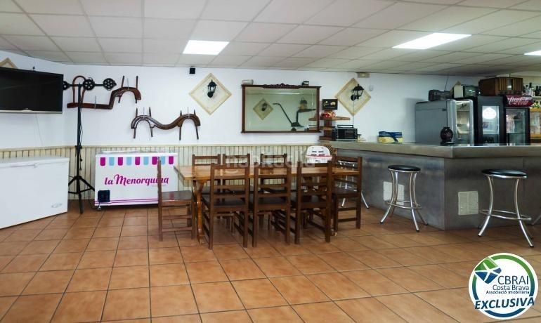 Foto 6745f425-756a-4de1-a112-92aa5dfec0f8. Local comercial a Centre Roses