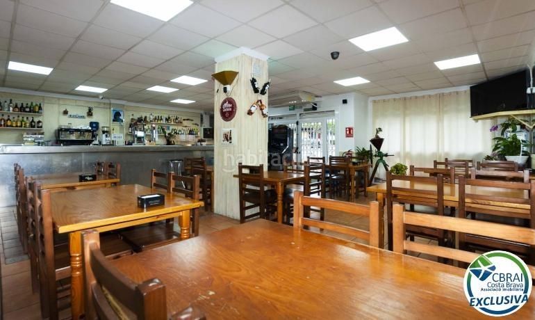 Foto 8a15c846-6a0f-41cd-bfa9-085d1cb049c1. Local comercial a Centre Roses