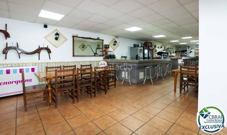 Foto a18a8c0c-4a3c-404f-adb9-378e2c51bb22. Local comercial a Centre Roses