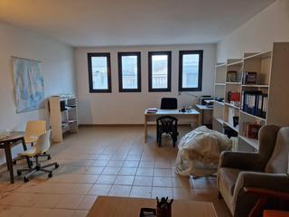 Location Bureau à Centre. Despacho en segunda línea de mar
