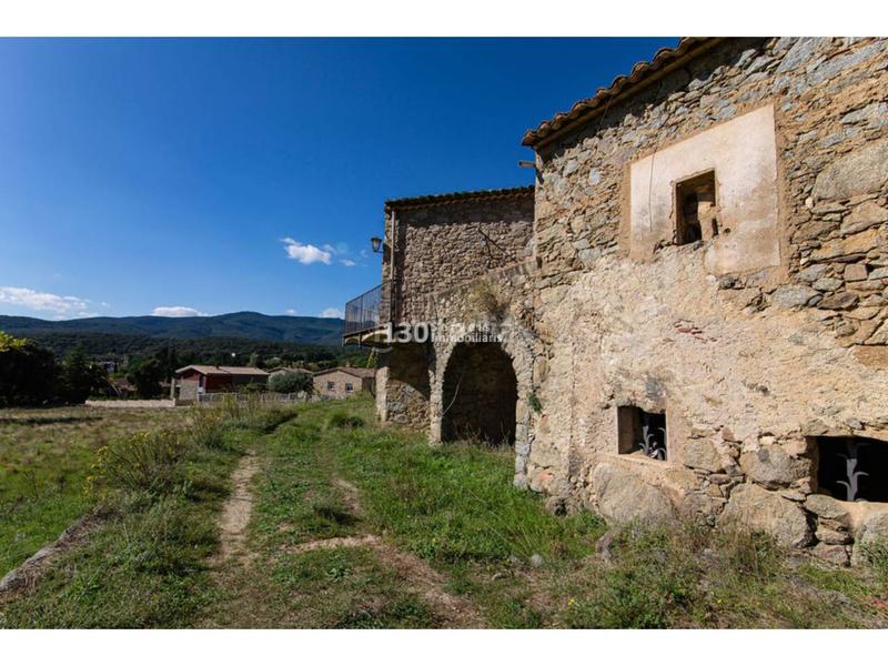Foto 3ab77c21-912f-4954-a4fb-ce3ca4fba93e. Masia a Maçanet de Cabrenys