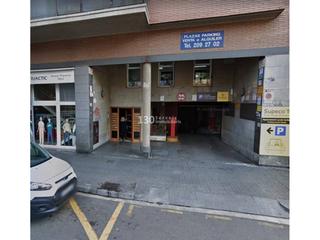 Parking coche en Sant pere d abanto 4. Garaje en venta en la font de la guatlla