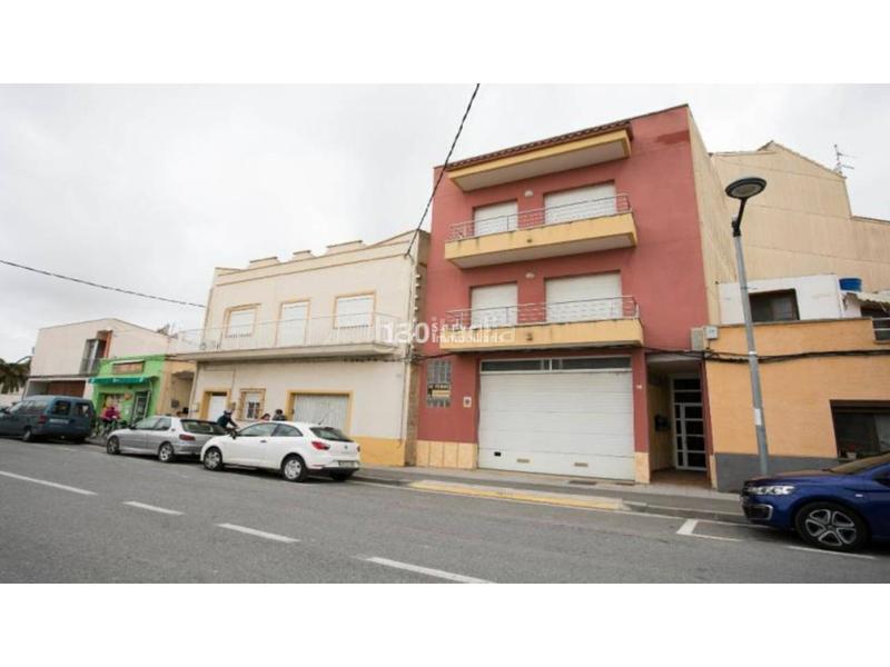 Foto bc7934c9-87d3-40e5-987e-06a78f7b2d46. Aparcament cotxe a Sant Jaume d´Enveja