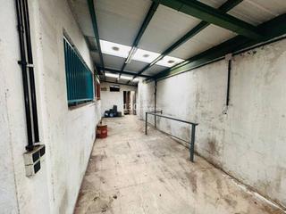 Nave industrial  Calle lloriana. Venta de nave comercial en torelló
