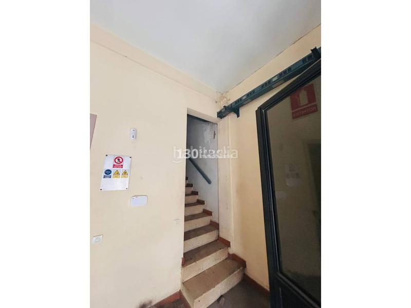 Foto b78a3e95-a947-4a5d-98f7-f177215eabff. Nau industrial a Torelló