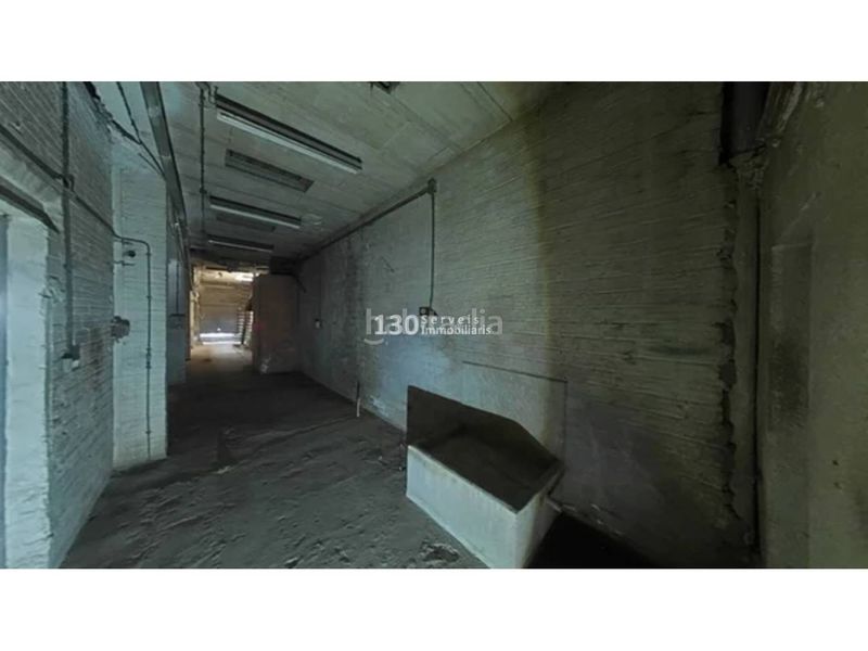 Foto e94941a8-14a2-4388-9cb0-f70973a133be. Nau industrial a Torelló