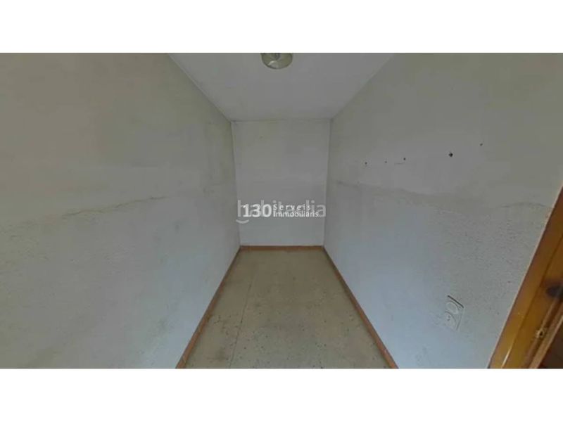 Foto ec796cb1-7e10-4ea2-85cb-47275d388c24. Nau industrial a Torelló