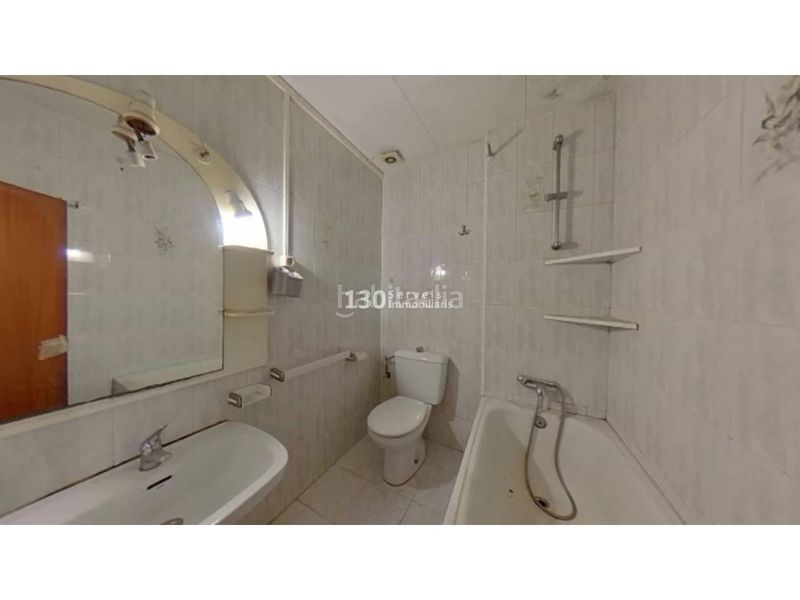 Foto 5356d8bc-08a1-4263-b93e-74ac9f6b122f. Pis a Raval Barcelona