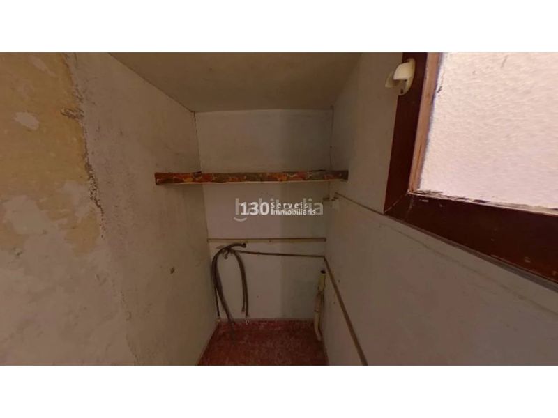 Foto 627dd5e5-d361-4f8c-ae8f-a324cdba255f. Pis a Raval Barcelona