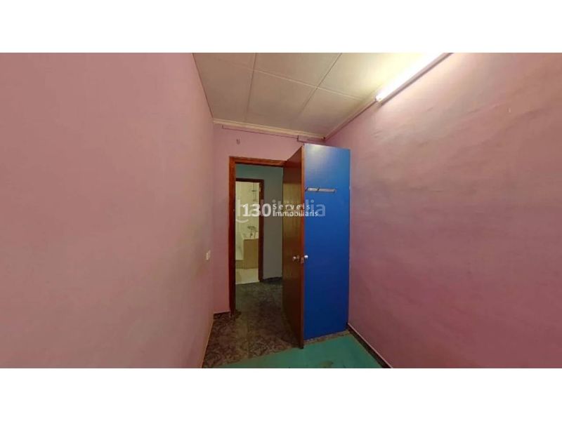 Foto 67bad970-4197-4794-a3e0-e951f22c5624. Pis a Raval Barcelona