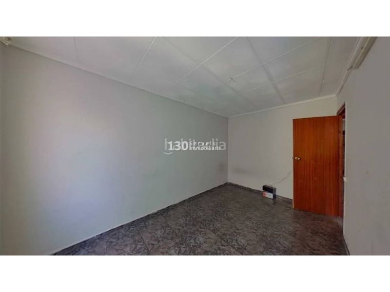 Foto f6d705ce-f6a2-4987-bd3c-d1d6391cf12a. Pis a Raval Barcelona