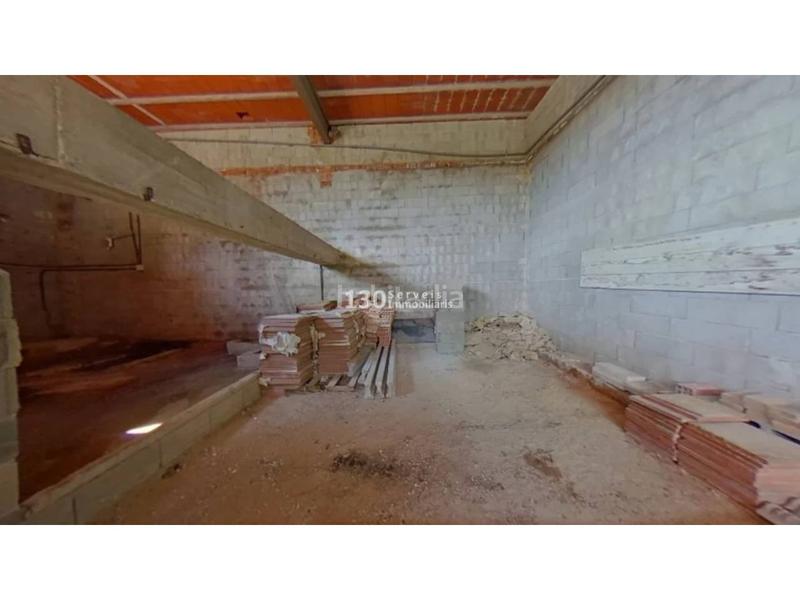 Foto 44318a3a-1ded-4377-9d12-8c5e8242400c. Casa amb aparcament piscina a Aiguaviva Parc Vidreres