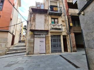 Pis  Mercaders. Piso en venta en centre