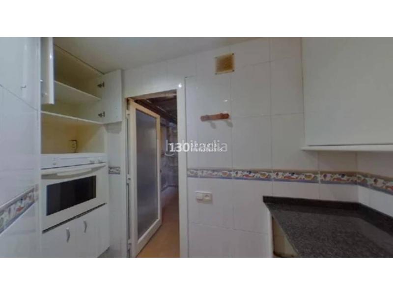 Foto 32380cf1-86f1-4330-962e-9560e06b603d. Piso venta de piso en el Guinardó, capital en Guinardó Barcelona