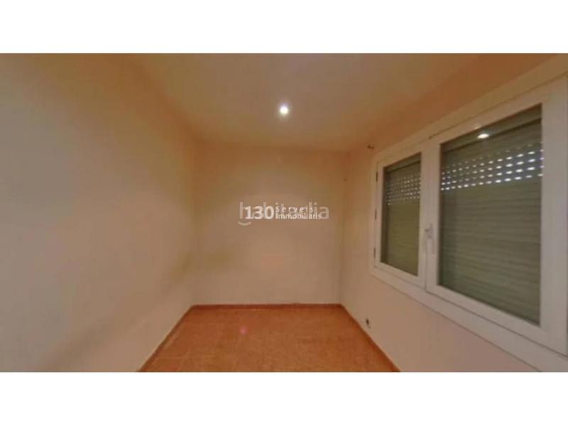 Foto 6d4b63c6-aa96-4c00-85d9-0d52180fb96c. Piso venta de piso en el Guinardó, capital en Guinardó Barcelona