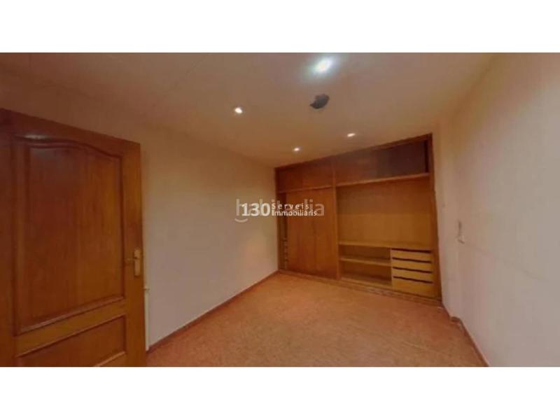 Foto a3c4bee9-8e78-42e1-ba44-c536898c04a4. Piso venta de piso en el Guinardó, capital en Guinardó Barcelona