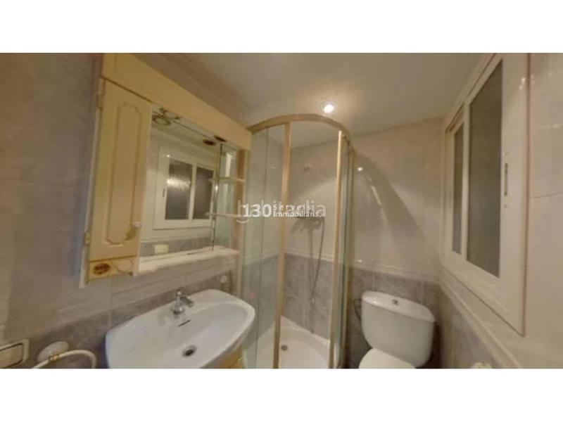 Foto bbf23350-a647-4122-b9ac-5574e9da492c. Piso venta de piso en el Guinardó, capital en Guinardó Barcelona