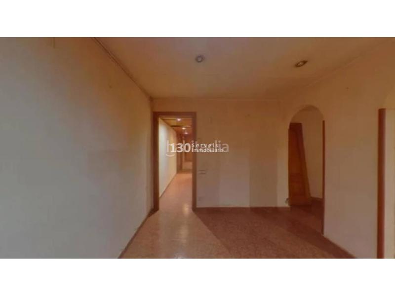 Foto c1c00725-5c28-43c2-b85d-ba77275413c8. Piso venta de piso en el Guinardó, capital en Guinardó Barcelona