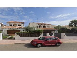 Casa  Pirineus. Venta de una espaciosa casa en cunit