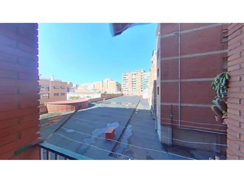 Foto f7c8bebd-7fc2-4852-b1a8-5dbd1e443963. Pis a Llefià Badalona