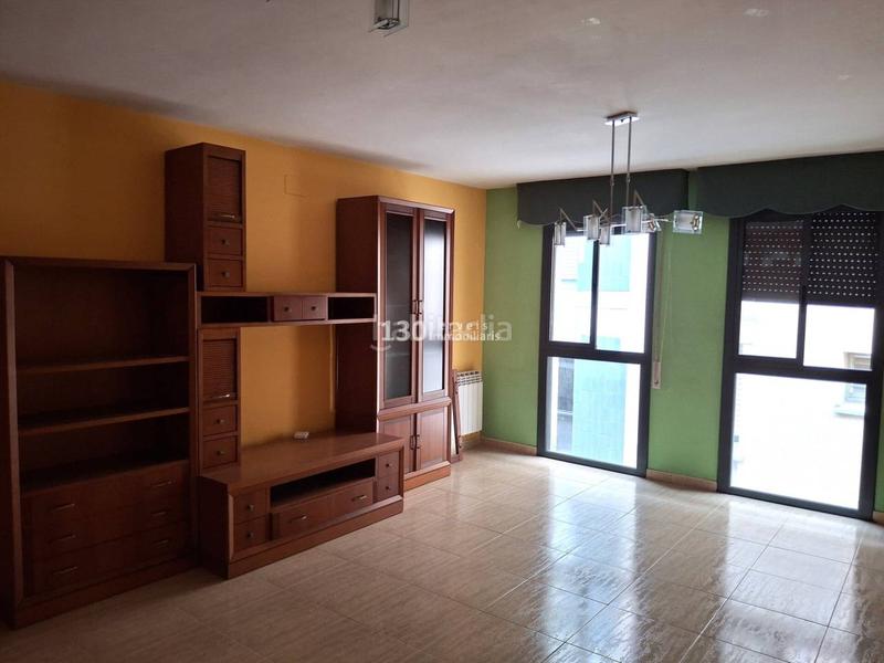 Foto b9b43a0c-29f4-4e87-a141-25bfe502bb76. Piso venta de piso en Valls