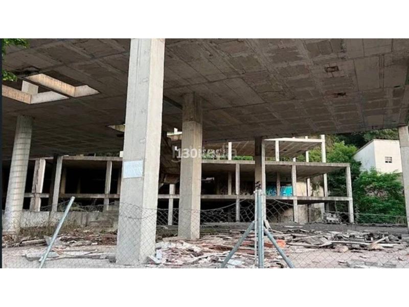 Foto ca9b68bf-ceb1-422f-bbf3-ca01fee7b20e. Edificio inm. singular en venta en Olot