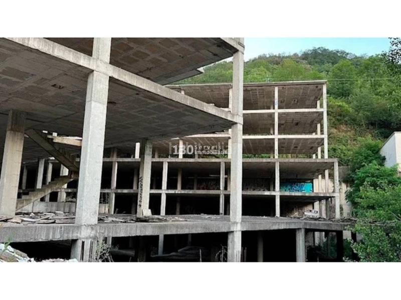 Foto eadaa4a6-8567-4e7f-af3b-3141a2646605. Edificio inm. singular en venta en Olot