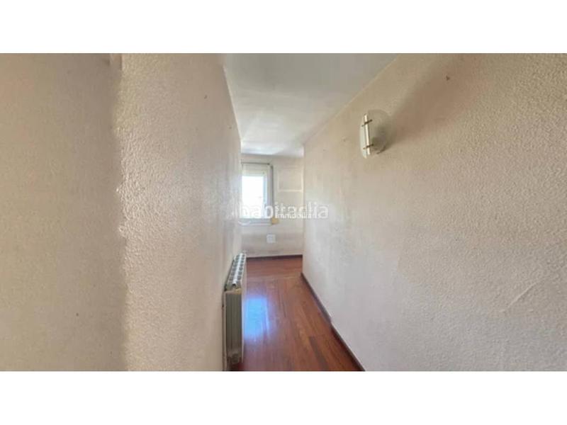 Foto 51a9d3a6-6cbe-43f2-a214-32611af2da6f. Appartamento in Centre Salt