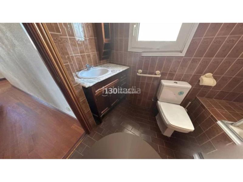 Foto 53af8692-7fe0-407f-b4fe-cfb8aed37f66. Appartamento in Centre Salt