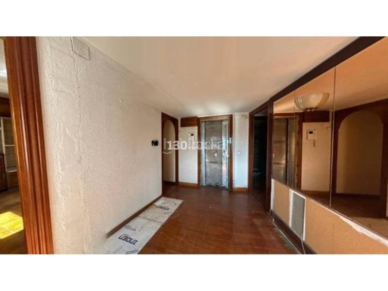 Foto 555acaa5-ba37-405c-84d2-f7b6b15178a3. Appartamento in Centre Salt