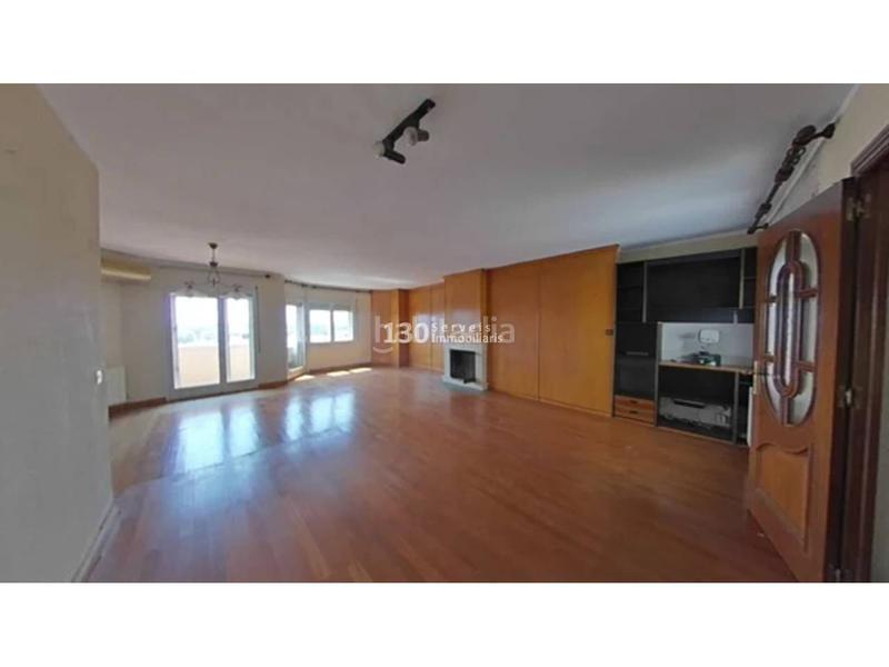 Foto 6eb0abd0-49ec-4ea7-8a67-388fb57b9420. Appartamento in Centre Salt