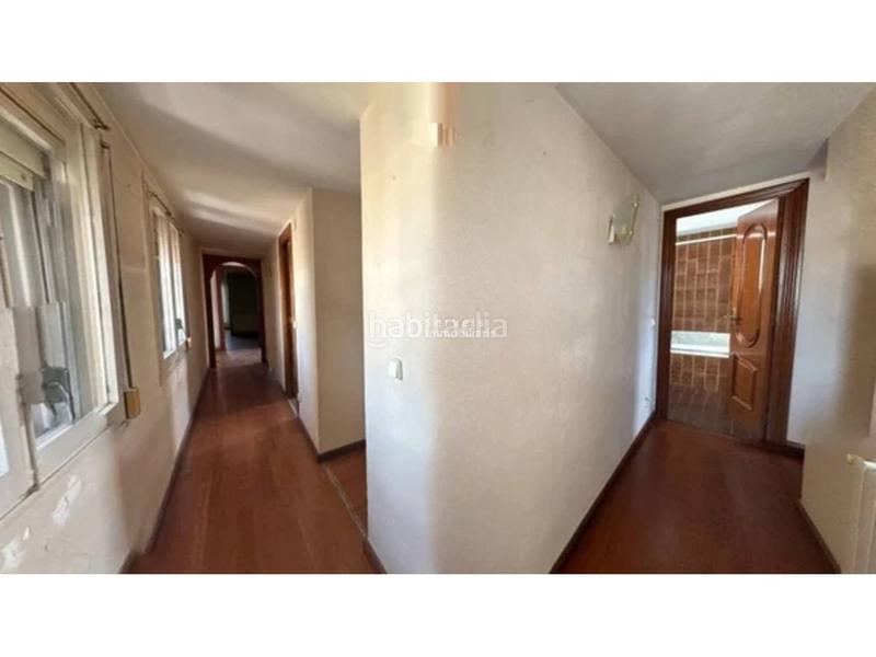 Foto c5e85b2a-2ea4-497e-8dcf-c3f7848fd7bb. Appartamento in Centre Salt