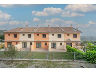 Casa a schiera  Puig de les barraques. Chalet adosado en venta en darnius