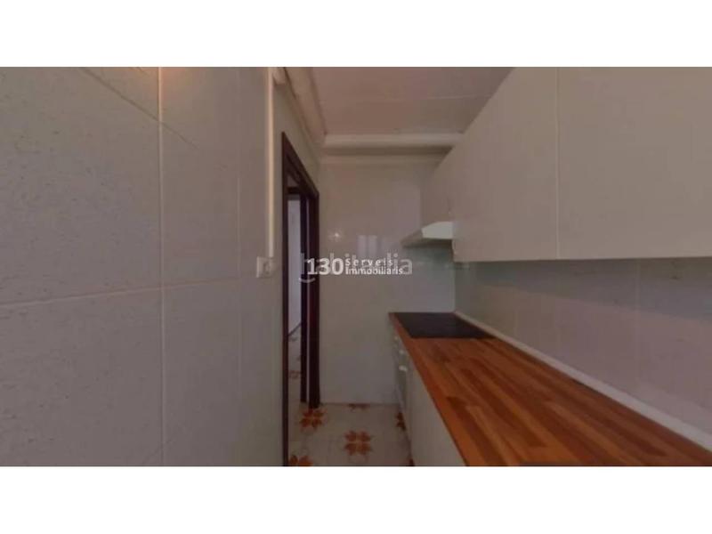 Foto acd7447b-012a-4cac-bc40-93a32a7e0a93. Etagenwohnung in La Salut Badalona