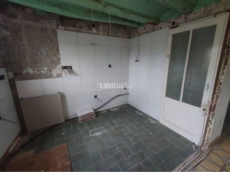 Foto 8a94f6a8-f975-4200-af97-fe6496869375. Casa amb aparcament a Marçà